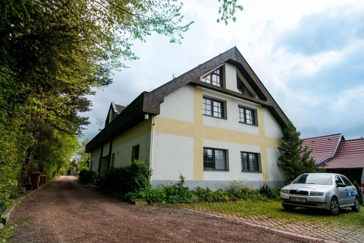 Penzion U kostela Mláka Exteriér fotografie